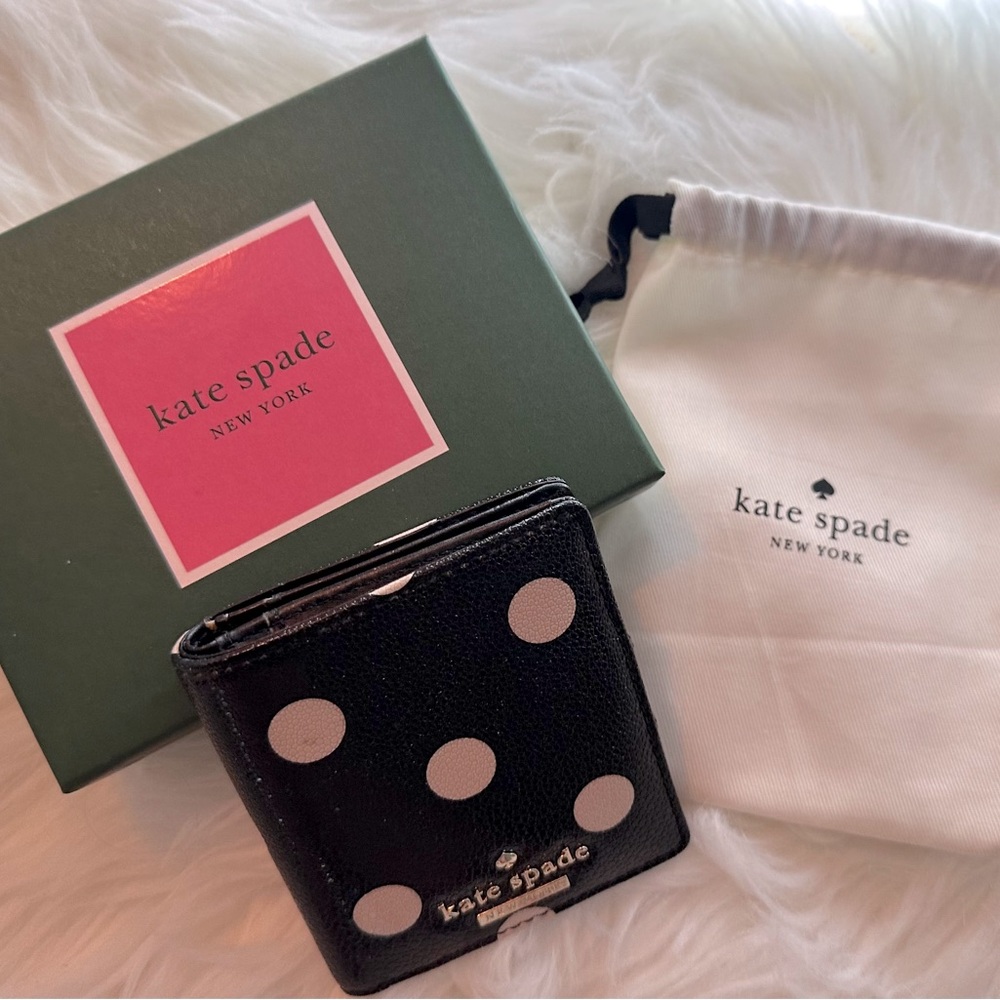 NWOT KATE SPADE mini bifold wallet in Black with Pink Polka Dots.♠️♠️